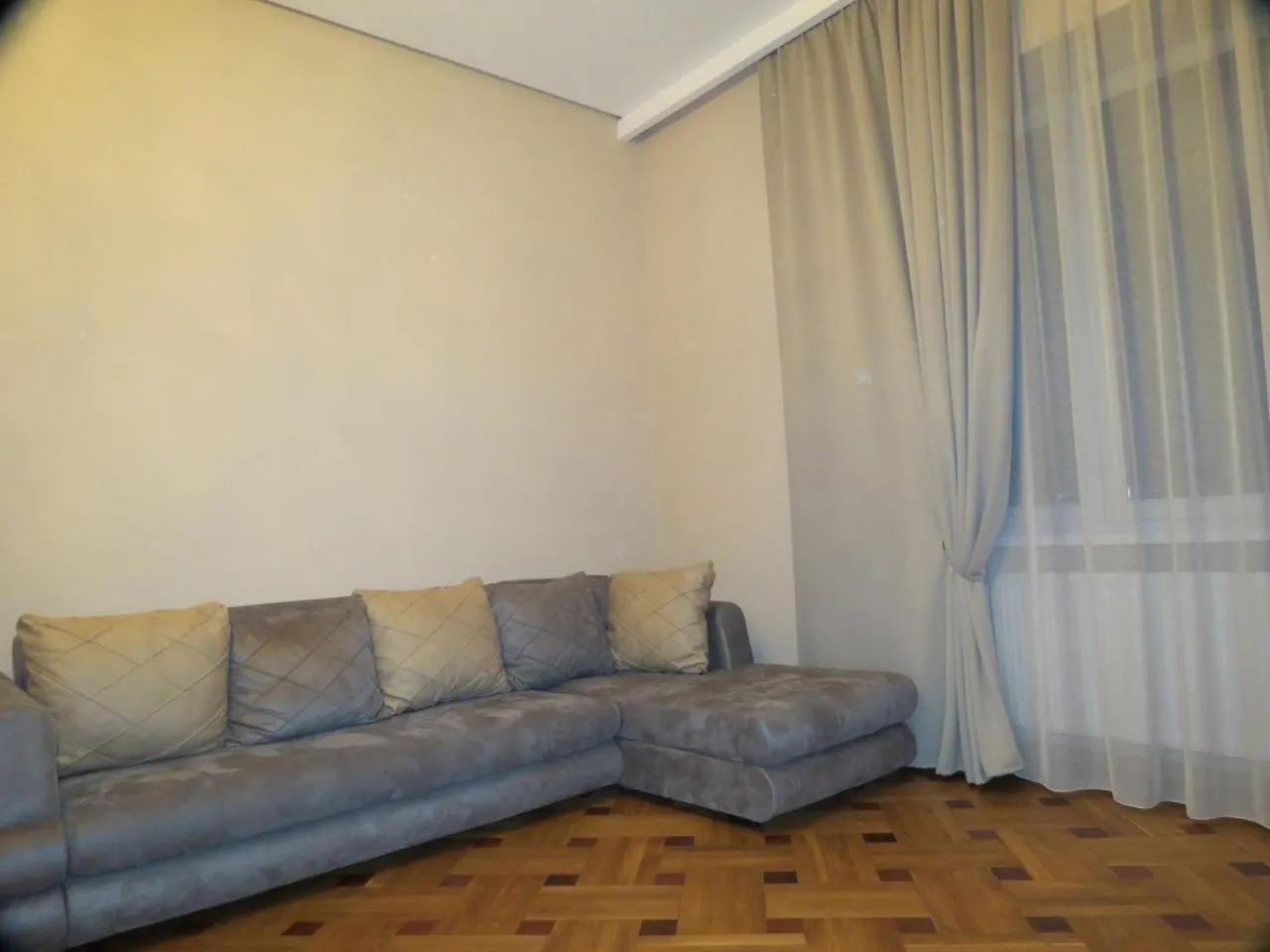 Three Rooms Apartment 트빌리시
