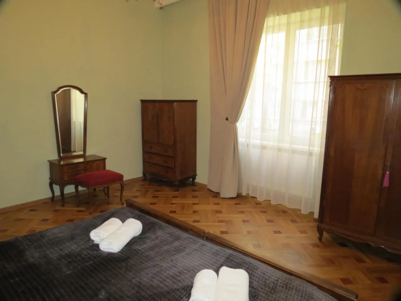 Three Rooms Apartment 트빌리시