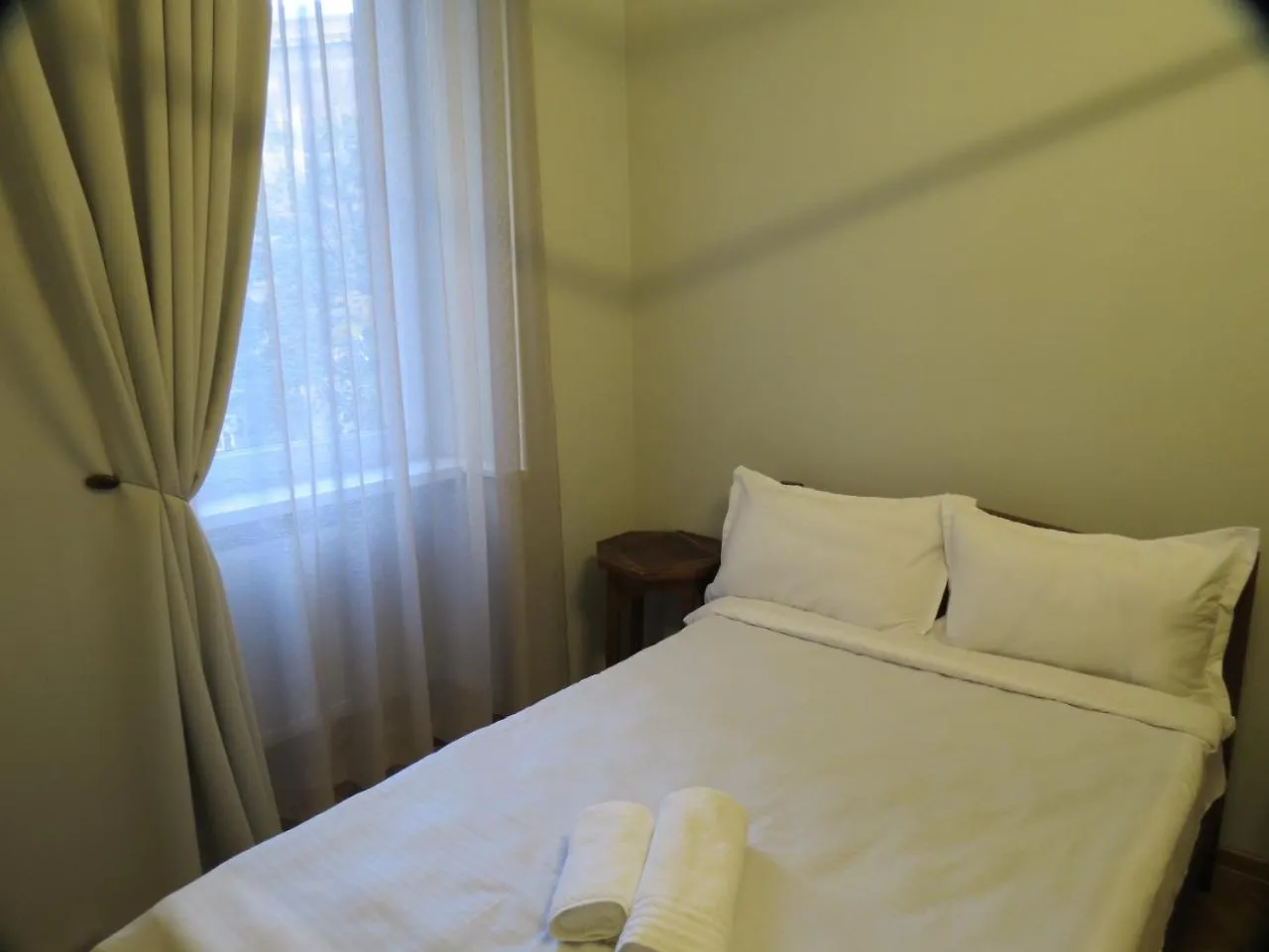 Three Rooms Apartment 트빌리시