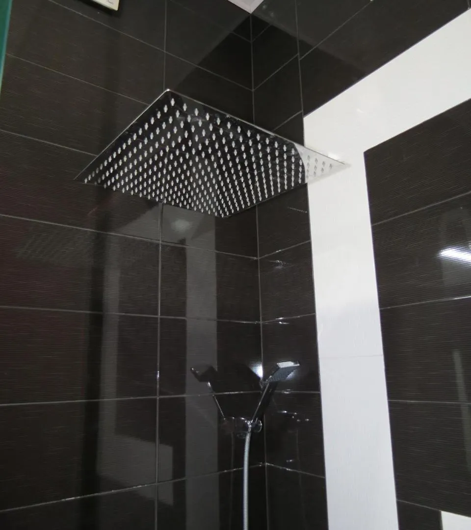 Three Rooms Apartment 트빌리시