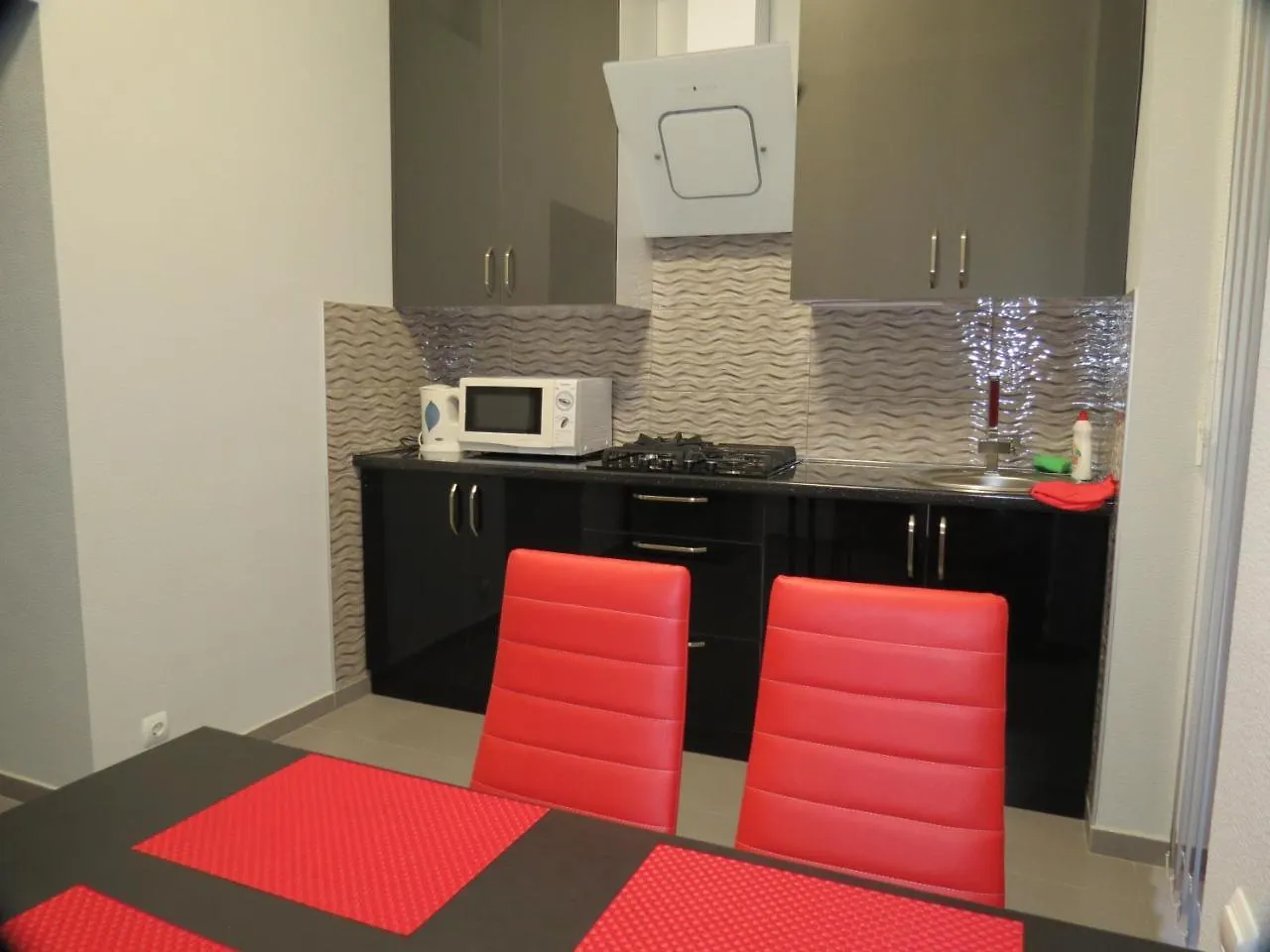 Three Rooms Apartment 트빌리시