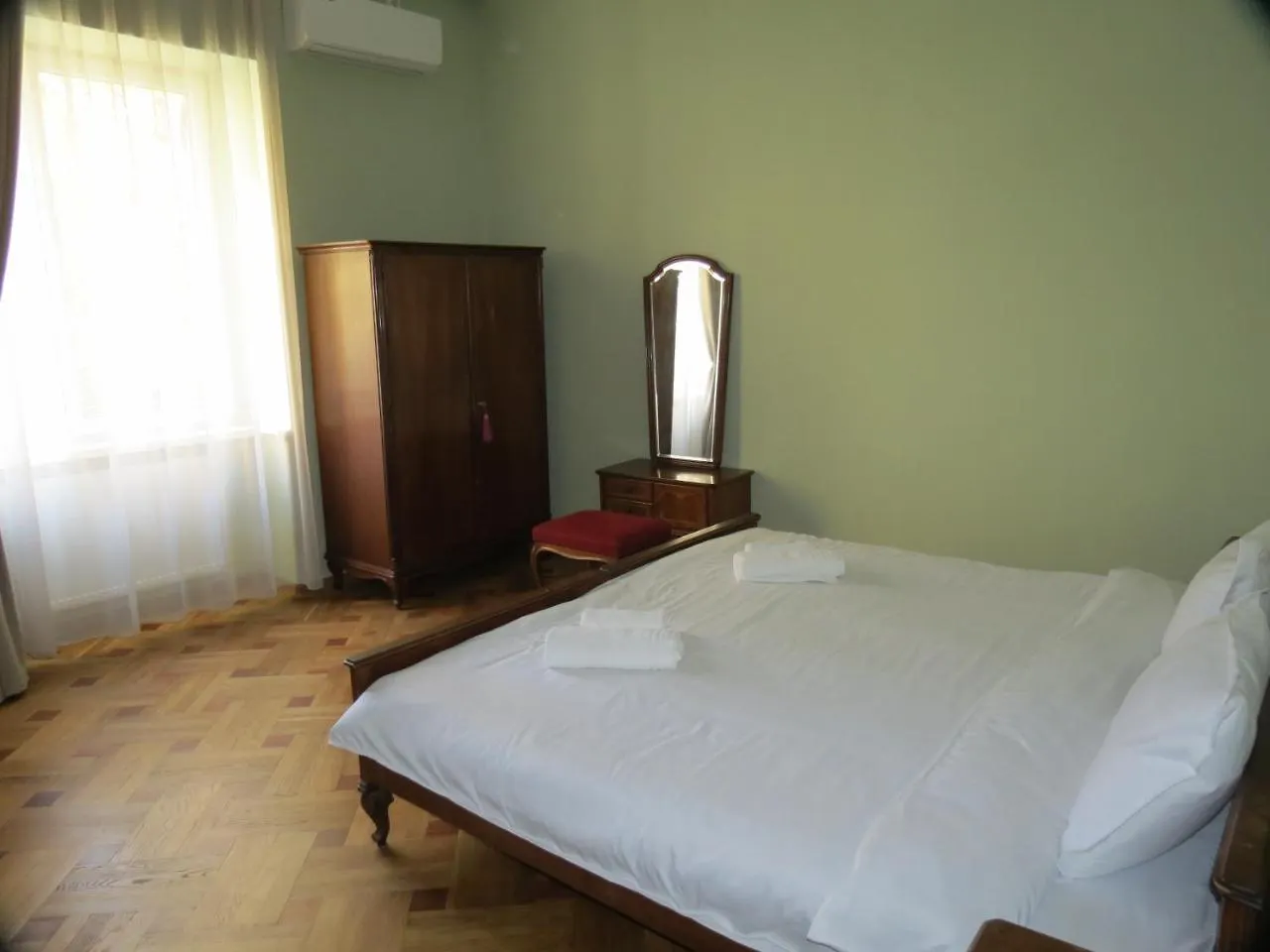 Three Rooms Apartment 트빌리시