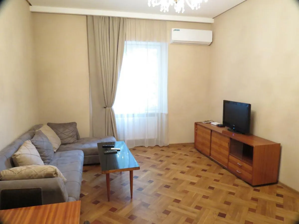 Three Rooms Apartment 트빌리시